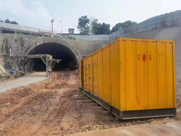 新巴尔虎右发电机出租自启装置的工作原理是什么?