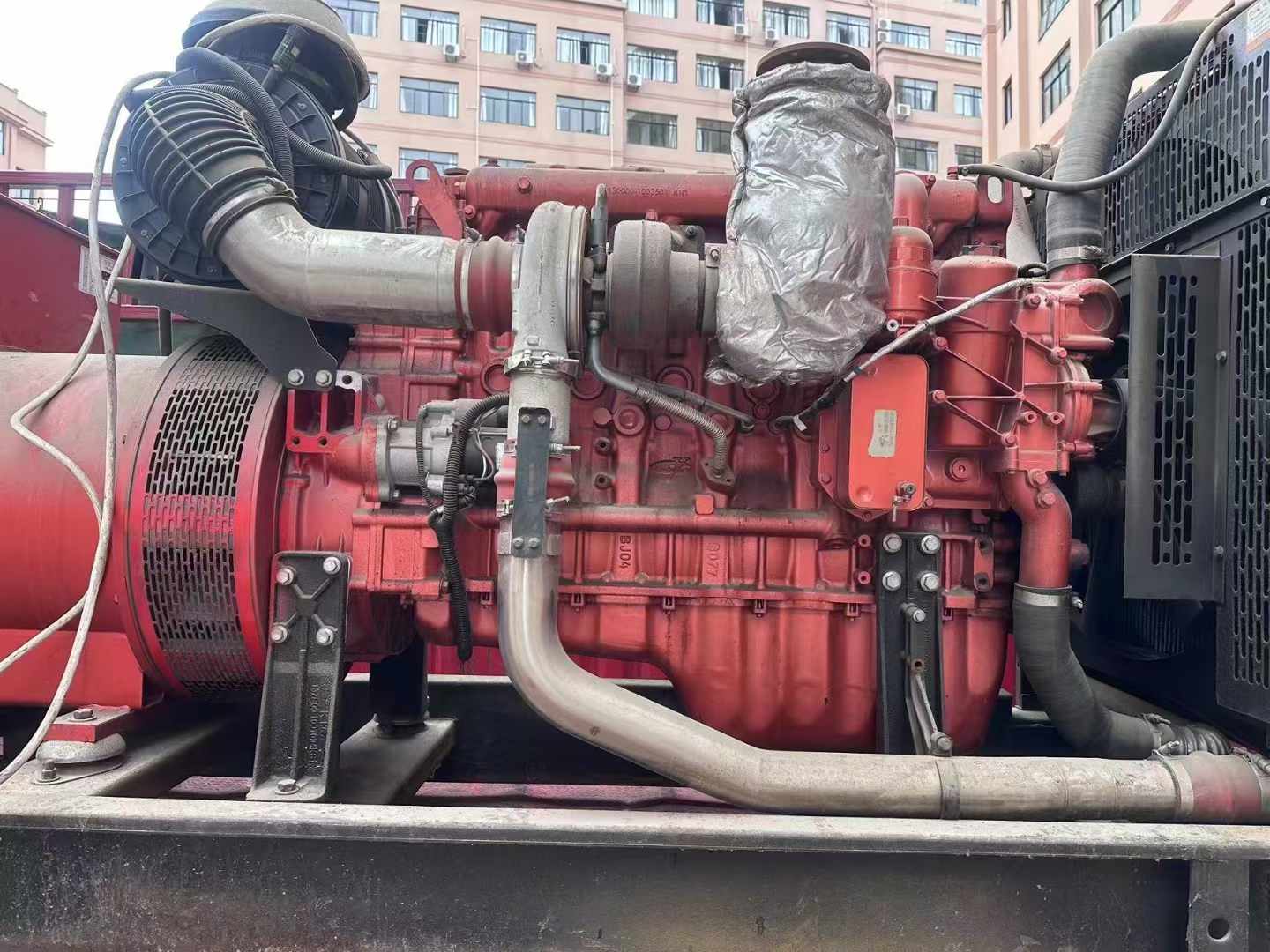 新巴尔虎右如何选择适合 600kW 柴油发电机组的过载保护器？