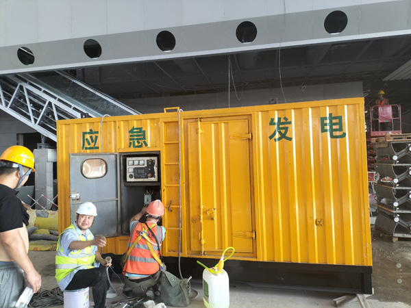 新巴尔虎右怎样判断空气滤清器是否需要更换？