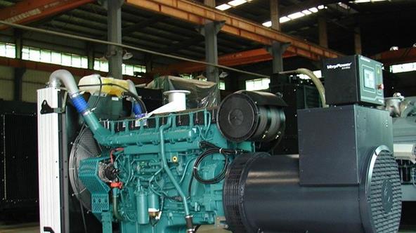 新巴尔虎右如何判断柴油发电机组的机油是否需要更换？