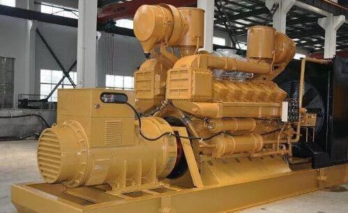 新巴尔虎右柴油发电机冬季启动前，需进行哪些电气系统检查？