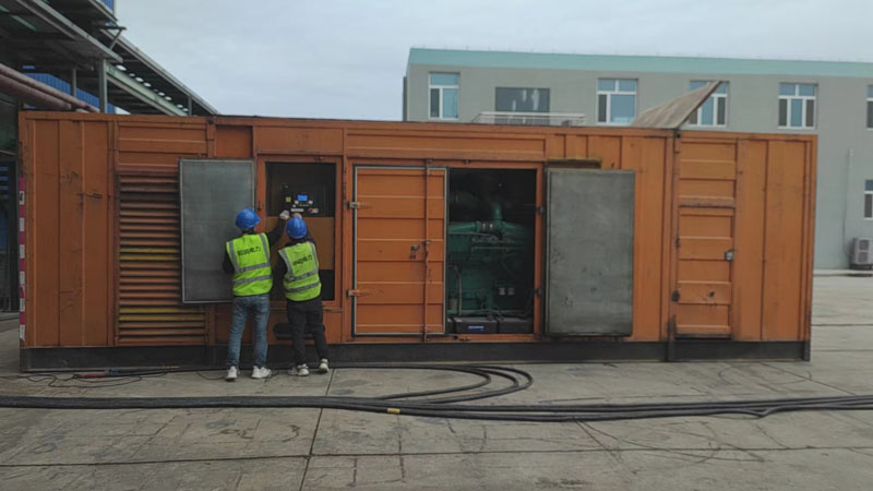 新巴尔虎右如何检查柴油发电机组的机油油位？